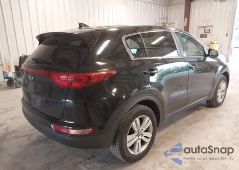 2018 Kia Sportage Lx z USA, uszkodzony, nr VIN KNDPMCAC6J7400490